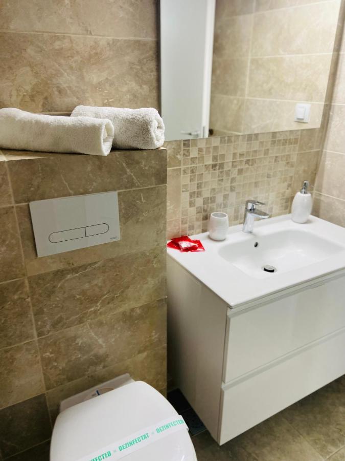 Bridge Tower Residence Яш Екстериор снимка